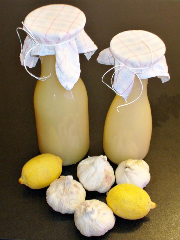 Zitronen Knoblauch Trunk Gut Für Die Gesundheit — Rezepte Suchen