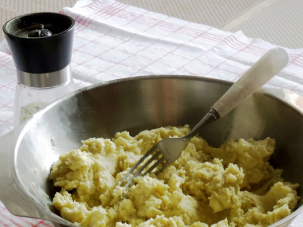 Rezept: Kartoffelpüree mit verquirlten Eiern | Frag Mutti