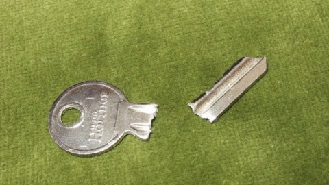 Abgebrochener Schlüssel im Zylinderschloss