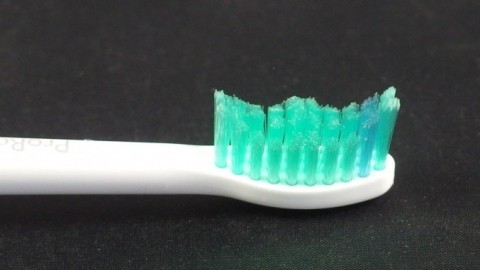 Zahnbürstenaufsätze reinigen