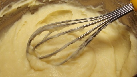 Kartoffelpüree mit Sahne verfeinern