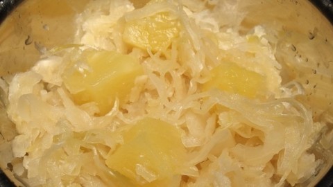 Sauerkraut etwas lieblicher machen mit Ananas und Sahne