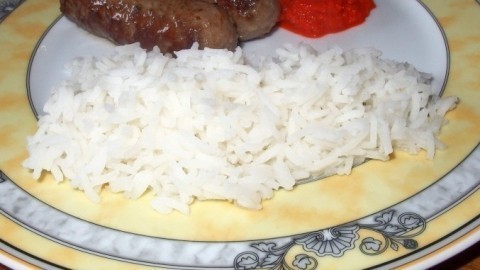 Reis wird körnig mit dem Brotscheibentrick