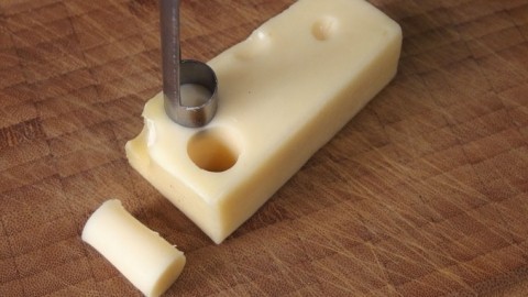Apfelausstecher auch für Käse benutzen