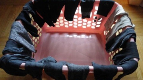 Aufhängen und Sortieren von Socken erleichtern
