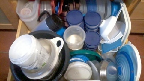 Alte Plastikbehälter & Plastikgegenstände wegwerfen