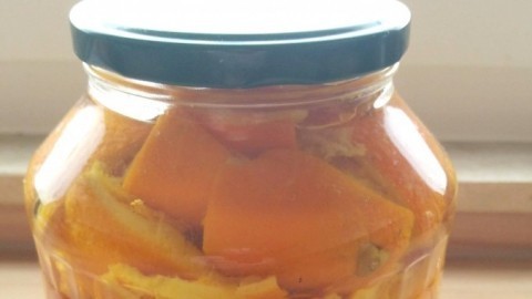 Entkalker und Reiniger aus Orangenschalen & Essig - selbst gemacht