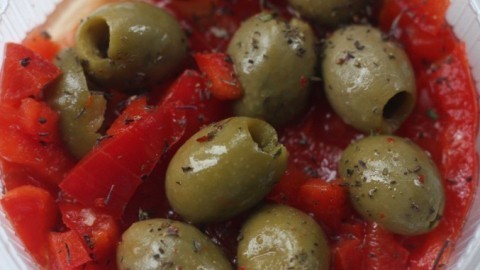 Leichte Übelkeit & Schwindel mit frischen Oliven stoppen