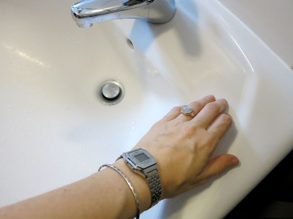 Keramik Waschbecken Reparatur: So erstrahlt Ihr Bad wieder in neuem Glanz