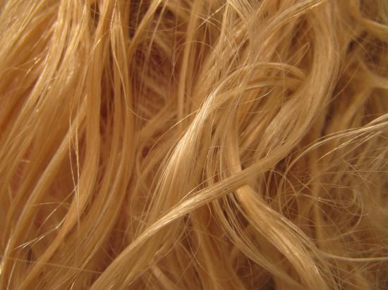 Graue Haare perfekt blond färben | Frag Mutti  width=