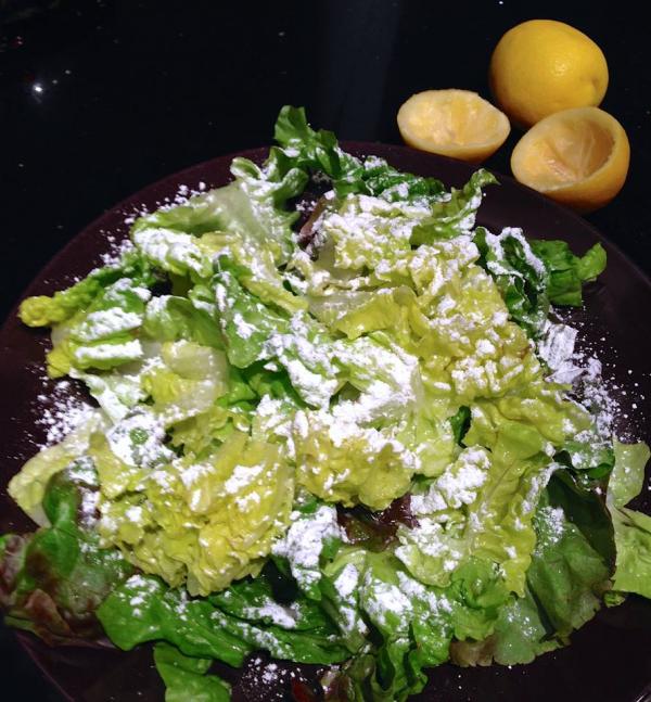 Rezept: Leckerer Kopfsalat mit Zitronendressing