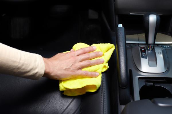 Autositze reinigen - Hausmittel & Tipps