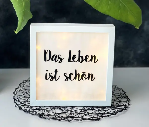 Auch bei Tageslicht setzt die Lightbox ein dekoratives Statement.