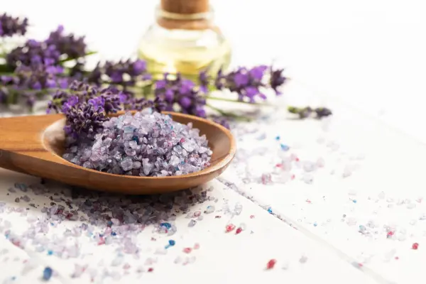 Auch f&uuml;r sich selbst kann man mit Lavendel was Besonderes zubereiten. Wie w&auml;re es mit einem gem&uuml;tlichen Lavendel-Entspannungsbad?