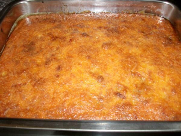 Den Auflauf dann im Backofen bei ca. 180 Grad f&uuml;r ungef&auml;hr 45 Minuten &uuml;berbacken, bis die K&auml;sedecke goldbraun ist.