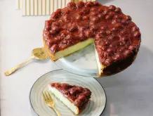 Käsekuchen ohne Boden mit Kirschen