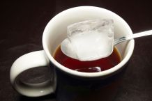 Tee schneller auf Trinktemperatur kriegen