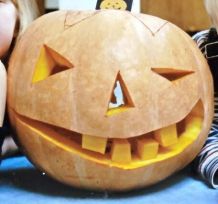 Leuchtender und wärmender Kürbis für den Herbst