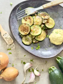 Zucchini mit Senfsabayon