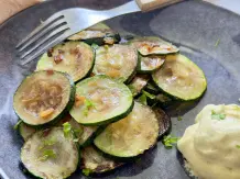 Zucchini mit Senfsabayon