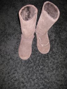 Salzränder auf Wildleder-Schuhen mit Zwiebeln entfernen