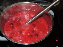 Himbeer-Kirsch-Marzipan-Konfitüre