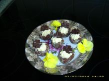 Schokokörbchen mit Vanillesahne