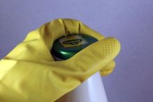 Konservengläser, Flaschen leicht öffnen mit Gummihandschuhen