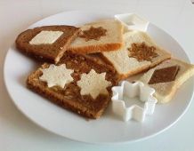 Verschiedene Brotscheiben mischen und anrichten