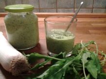 Pesto Verde aus Gemüseresten