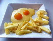 Falsches Spiegelei mit Apfel Pommes