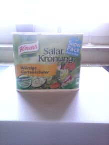 Reste eingetrockneter Salatkräuter weiterverwenden
