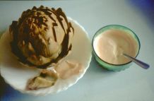Artischocken mit Curry-Estragon-Mayo-Dip