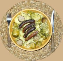 Gemüseauflauf mit Grillbratwurst