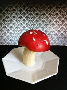 Pilz aus Banane und Apfel