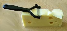 Kartoffelschäler als Käsehobel
