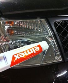 Autoscheinwerfer reinigen