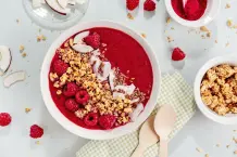 Smoothie Bowls selber machen: 3 fruchtige Rezepte