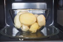 "Turbo-Kartoffeln" in der Mikrowelle II - ohne Wasser
