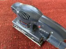 Teppich ausklopfen für Profis - mit Schwingschleifer