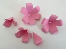 Rosen aus Papier basteln – einfache Anleitung