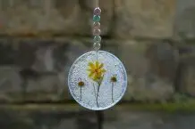 Sonnenfänger mit Kleber selber basteln – einfache DIY-Anleitung