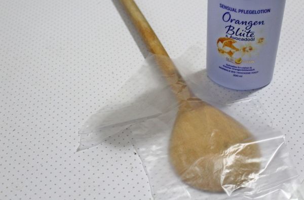 Einfache Lösungen: Wie du deinen Rücken ohne Mühe selbst eincremen kannst