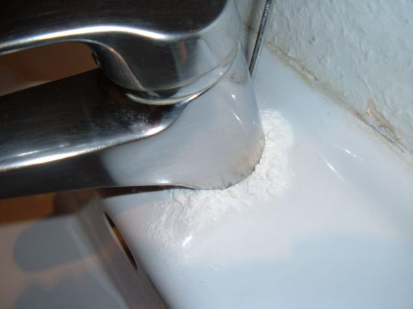 Kalk entfernen Waschbecken: Glänzende Sauberkeit im Handumdrehen