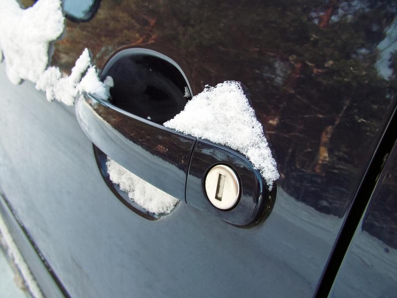 Auto Türschloss eingefroren - was tun? Frag Mutti