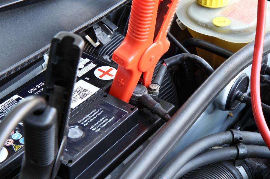 Autobatterie aufladen – die besten Tipps