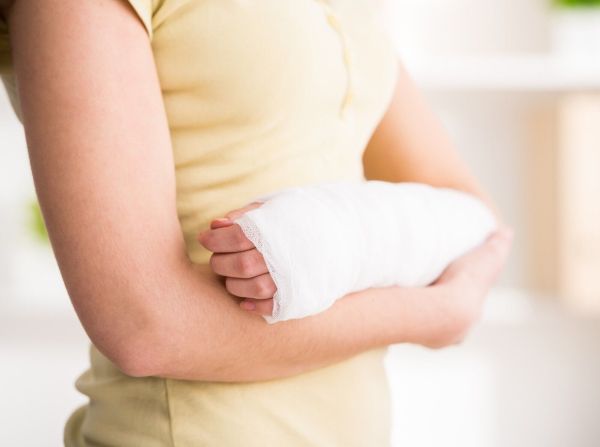 Arm gebrochen gips