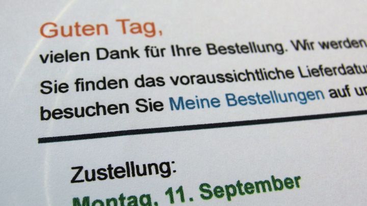 Eine Dankesnachricht best&auml;tigt eine Bestellung und nennt das Lieferdatum im Kontext des sicheren Online-Einkaufs.