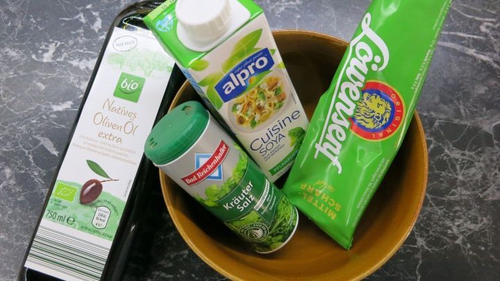 Einfaches Salatdressing mit Sojasahne - Rezept | Frag Mutti