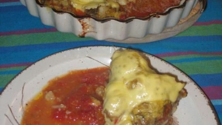 Überbackener und mit Hackfleisch gefüllter Blumenkohl - Rezept